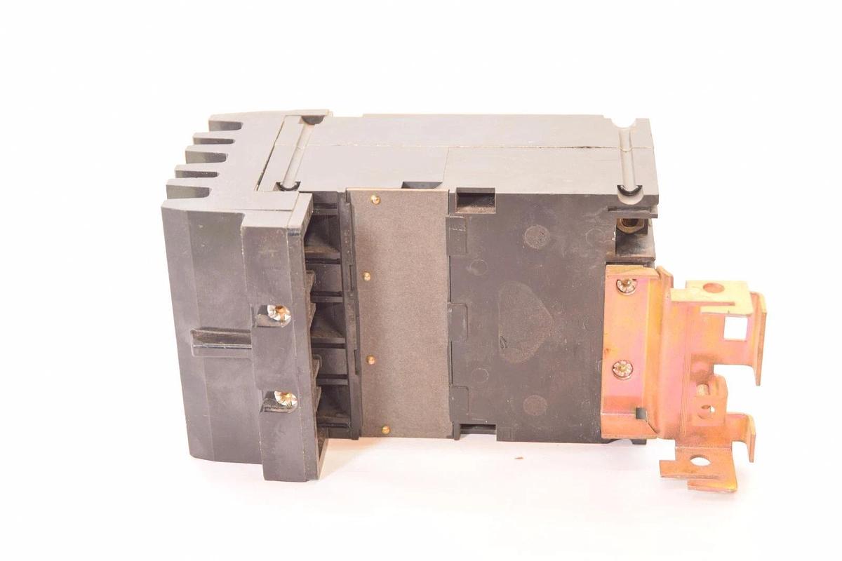 Used SQUARE D FA-36050 FA36050 50A 50 Amp 3P Circuit Breaker *Chip*
