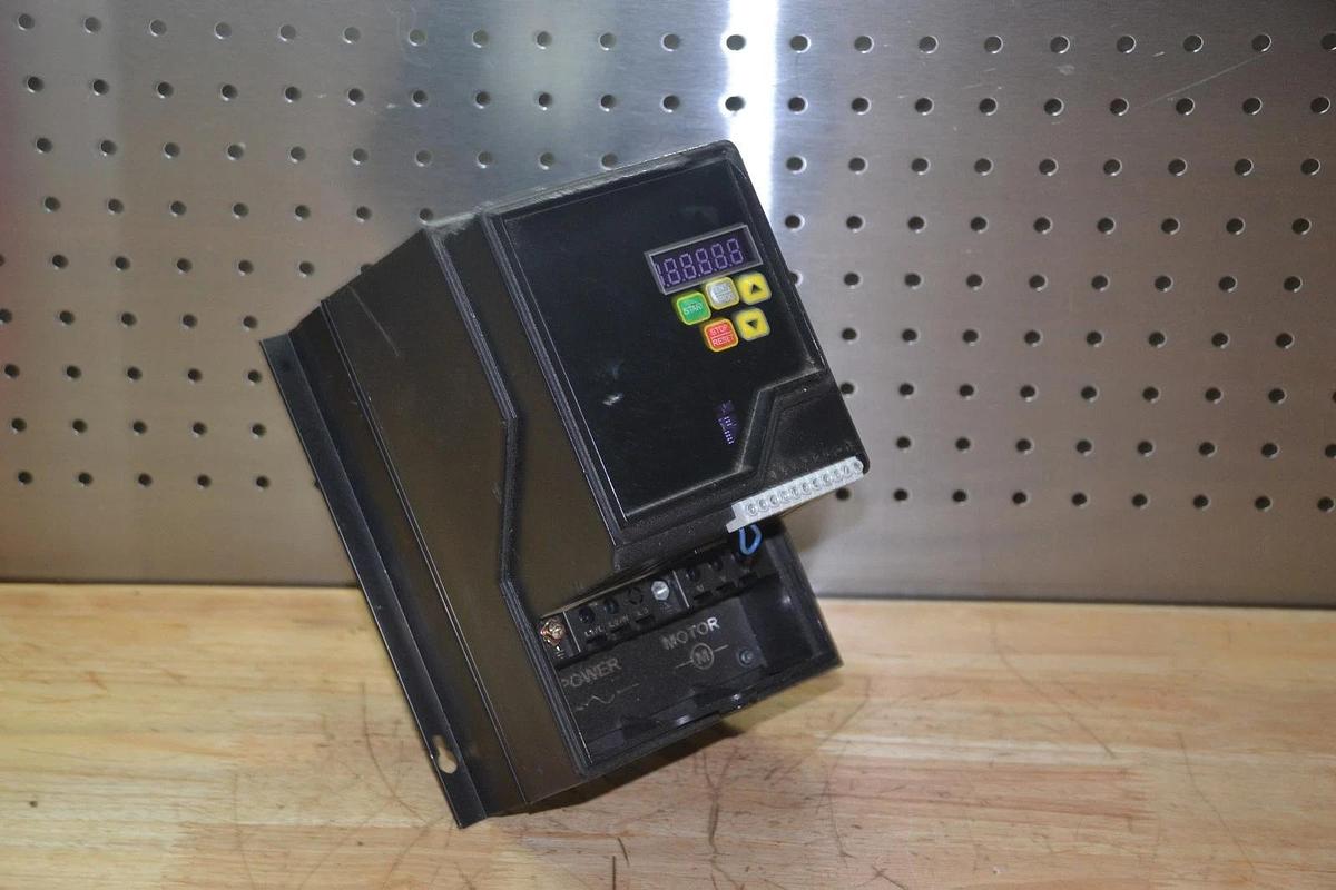 Used BALDOR DRIVES VS1MX21-2 1HP 0-240V