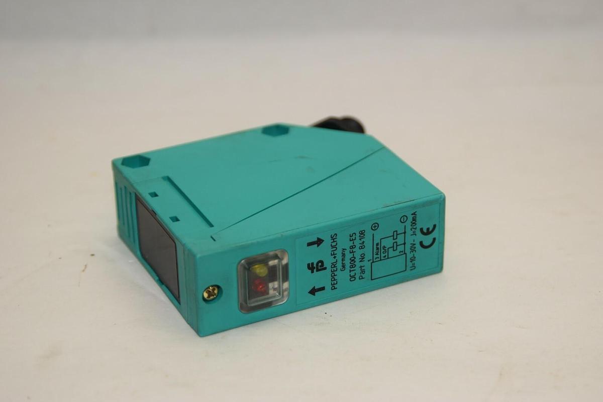 Used PEPPERL+FUCHS OCT800-F8-E5 84108 10-30V 200mA Photoelectric Sensor