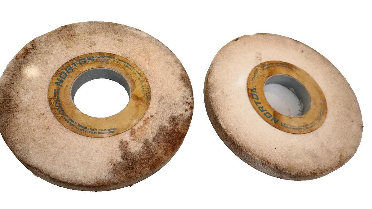 Norton 10x1x3 Grinding Wheel 38A46-G8VBE 38A46G8VBE 10 x 1 x 3 (NOS - Lot of 2)