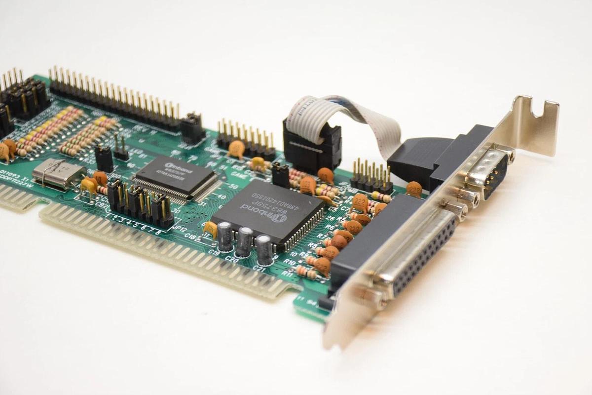 Used WINBOND KDDPT1227W , UN1075H , 011093 Parallel Serial Circuit Board Card