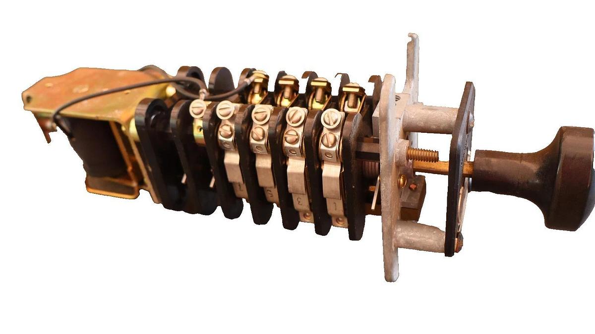 Used GE , General Electric 12HEA61A303X2 230V Lockout Auxiliary Relay