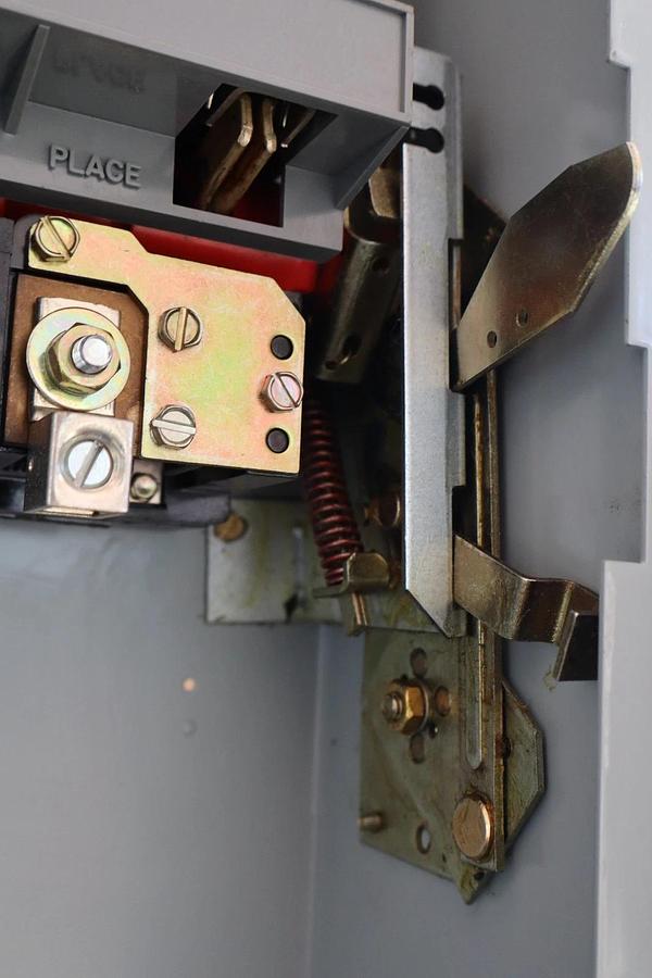 GE 100A Disconnect Safety Switch Non-Fusible THN3363CL 100 AMP (New)
