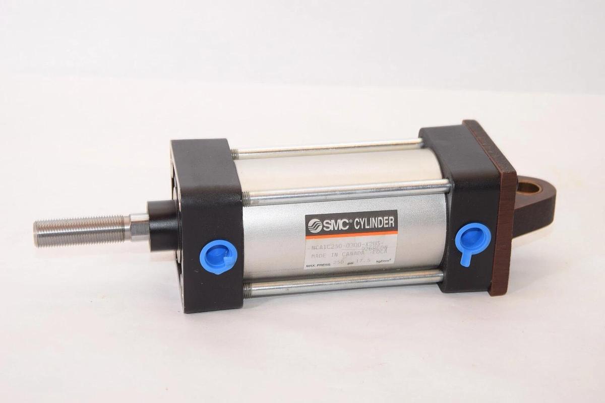 (NEW) SMC NCA1C250-0300-X2US-9268CDN 250psi 17.5kgf Cylinder