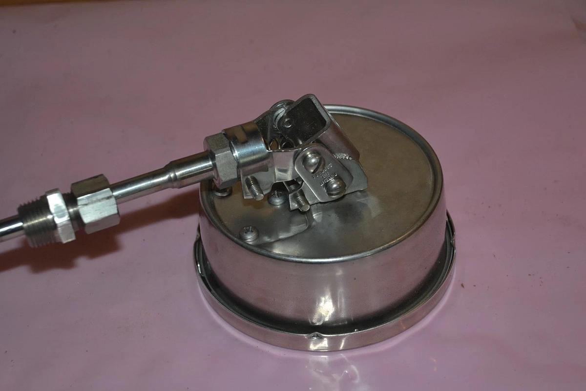 Ashcroft Duratemp Every Angle Dial Thermometer C-600B-01-BN 6" -40/80C NEW