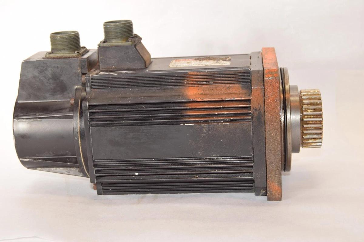 Used NACHI AC Servo Motor MDM212HIV  MDM212HIV 2.1 kw 2000rpm