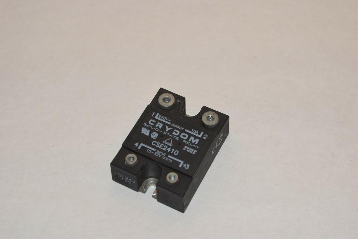 Used CRYDOM CSE2410 240V 10A 15-32V SOLID STATE RELAY