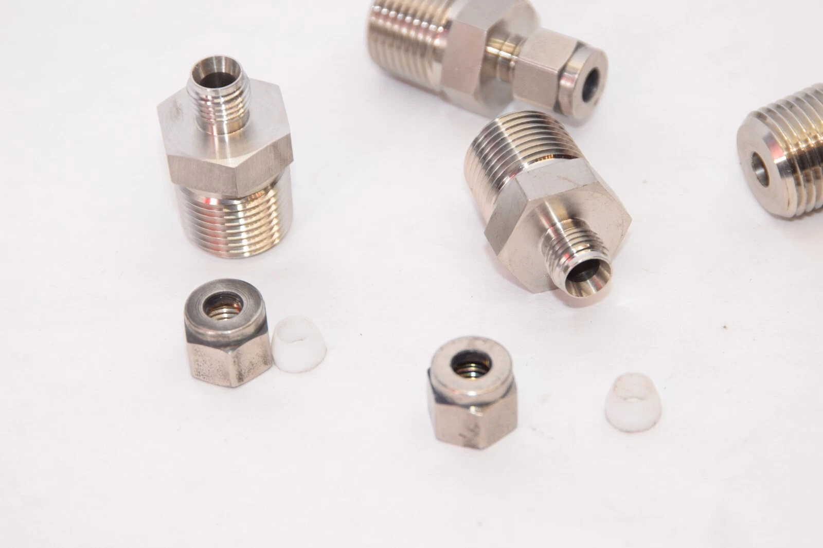 (NEW -Lot 6) SS316 SS 316 1/4" x 1/2" NPT Nylon Straight Connector