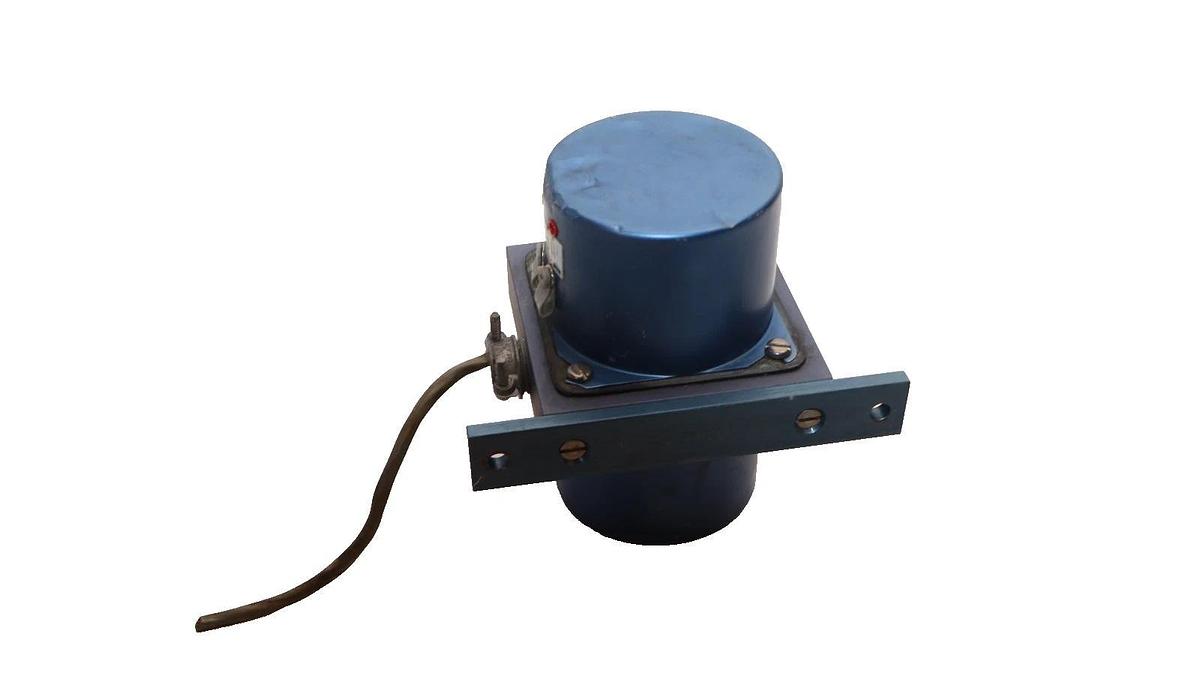 Used Computer Instruments Corporation 5525-0-(-6)"H20G-3.7 5525 Pressure Transmitter
