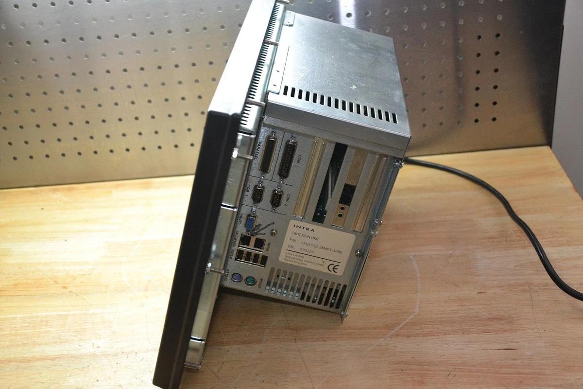 Used XYCOM 4615KPMT PM-070007 HEAVY-DUTY FLAT PANEL INDUSTRIAL PC