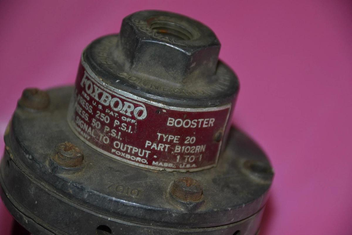 Used FOXBORO BOOSTER TYPE 20 250 PSI B102RN