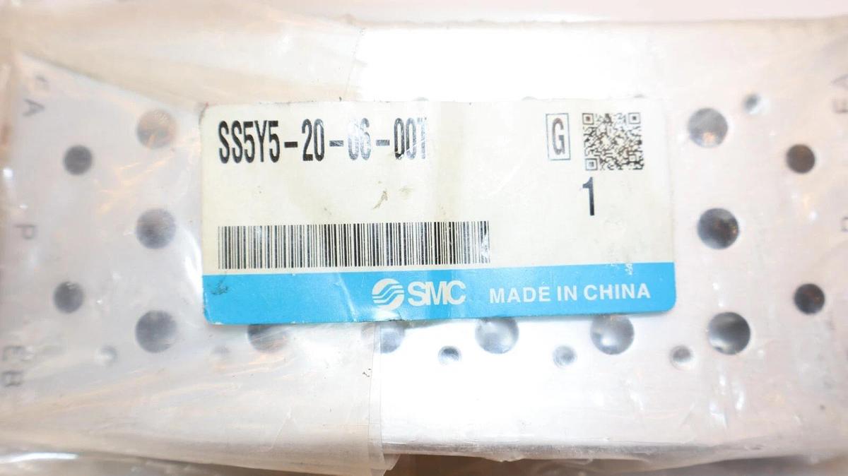 (NEW) SMC SS5Y5-20-06-00T , SS5Y5200600T Manifold Base