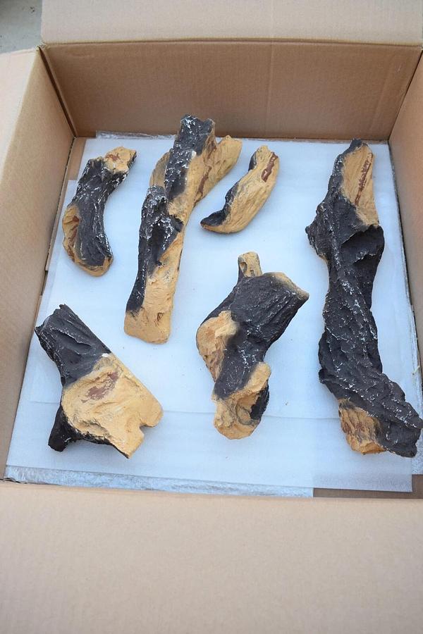 (NEW) UNIFLASY 19.5" DA.00HFM.NNN Gas Fireplace 6 Logs Natural Gas