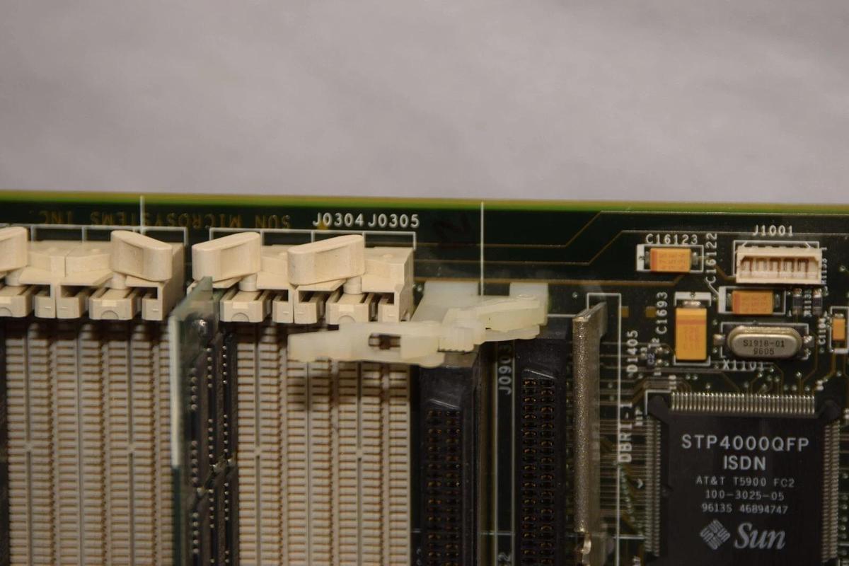 Used SUN MICROSYSTEMS 270-2324-05 270232405 J0304J0305 Circuit Board / Card
