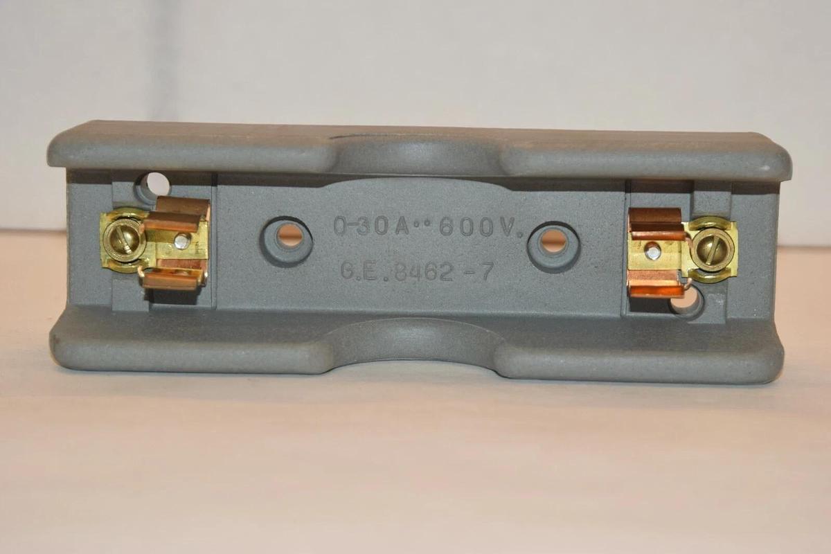 NEW GENERAL ELECTRIC 8462-7 0-30A 600V CARTRIDGE FUSE HOLDER