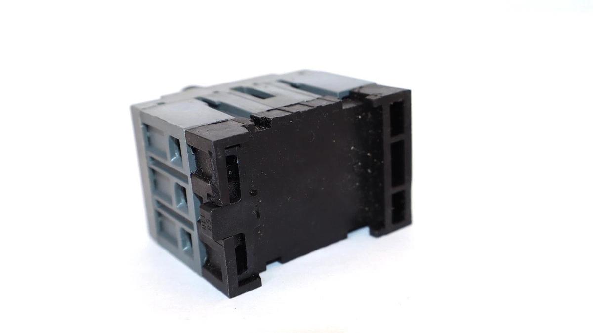 Used BUSSMANN BDNF 32 , BDNF32 General Purpose Switch