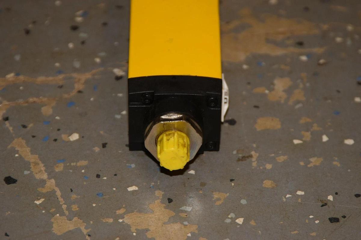 Used SICK C40S-1203AA300 C4000 Series 1200mm 24Vdc  Light Curtain Basic+