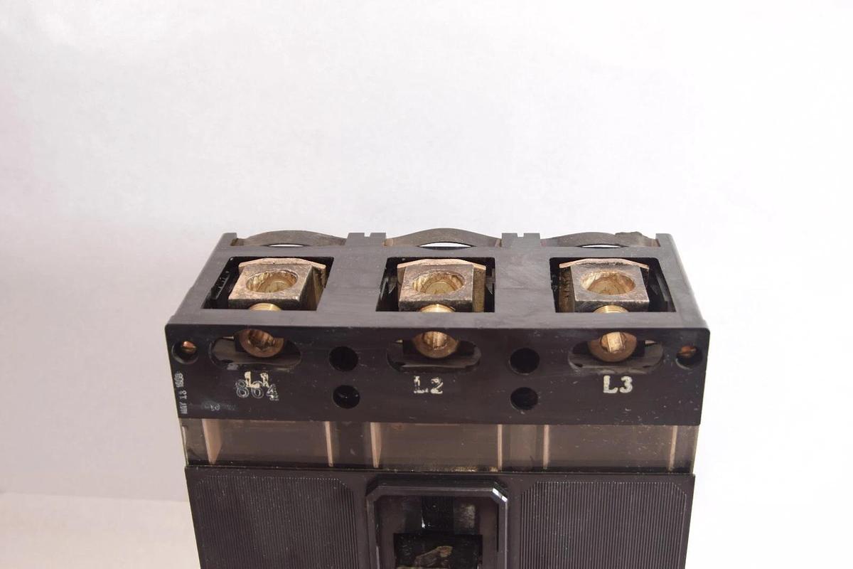 Used ITE / I-T-E JJ3S400V 400V 3 Pole Frame JJ 600Vac Circuit Breaker