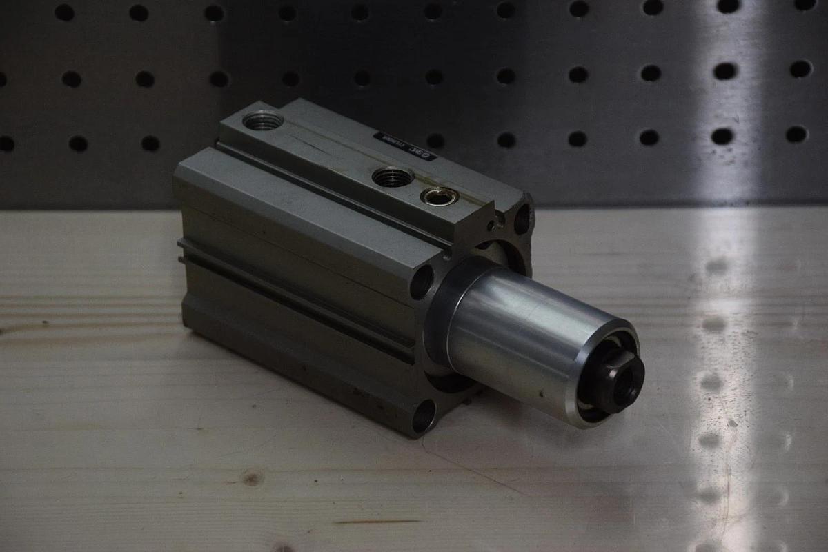 Used SMC MK2B50-20R-A73L 1.0MPa PNEUMATIC CYLINDER NEW