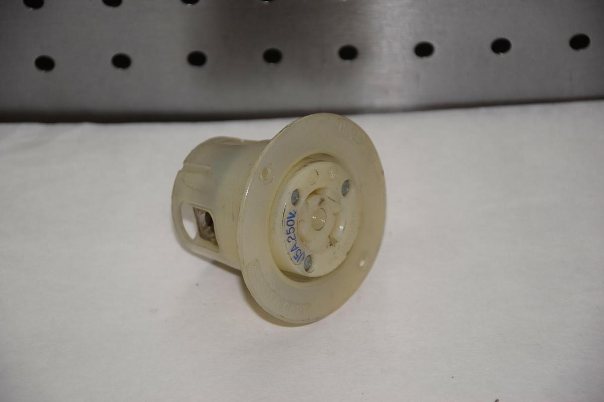 HUBBELL ZJB 15A 250V TWIST-LOCK FLANGED RECEPTACLE NEW