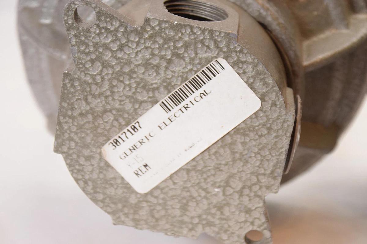 Used (NEW - Lot of 2) GE GENERAL ELECTRIC Y-15 , Y15 , 3017111 REM Light Fixture