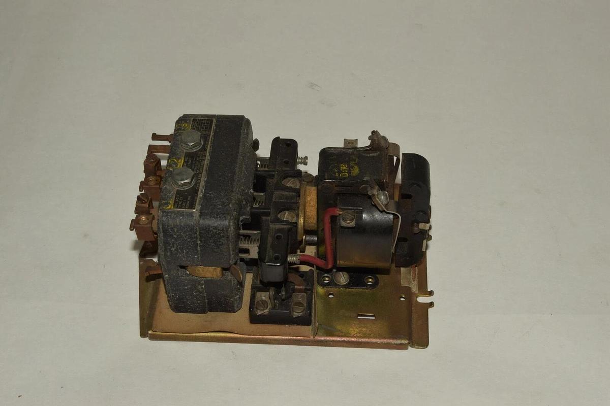 Used CLARK CONTROLLER 13U31 6013 Size 1 600Vac 120V Coil Contactor