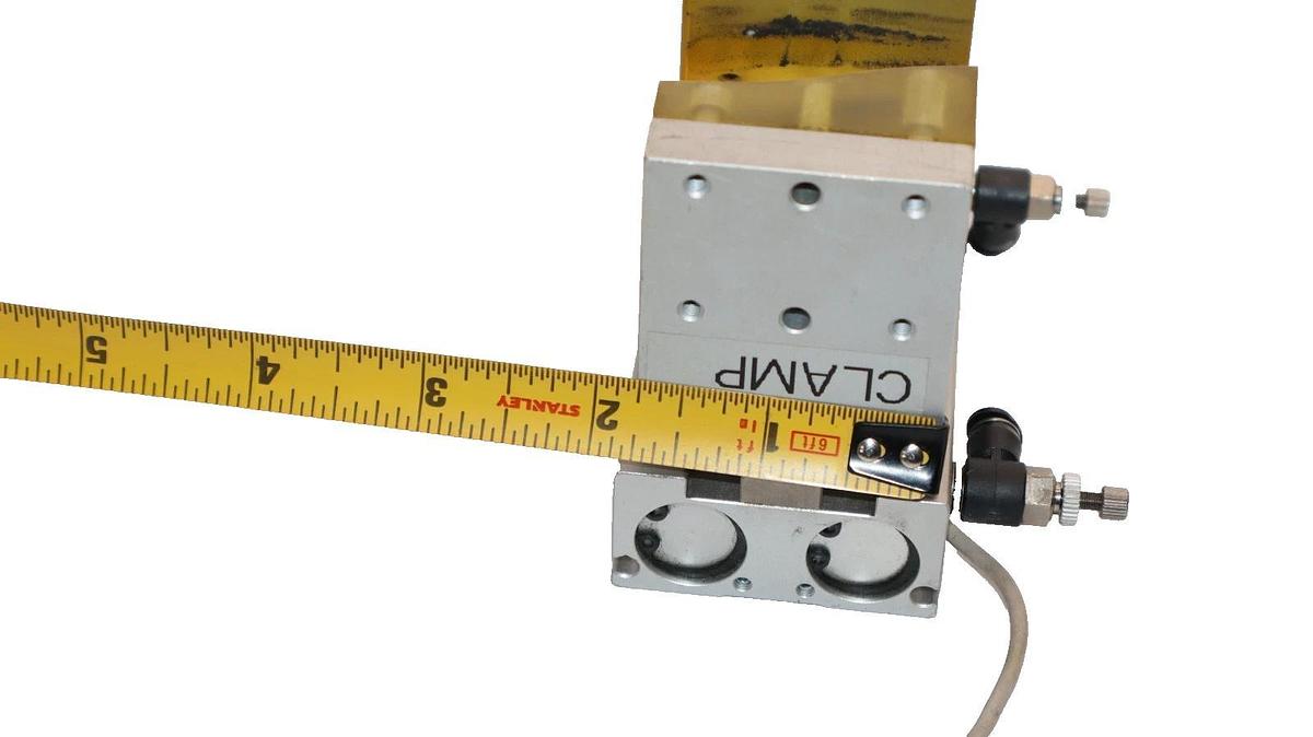 Used SMC MHF2-16D1R , MHF216D1R 0.1-0.7MPa Low-Profile Gripper Air Cylinder