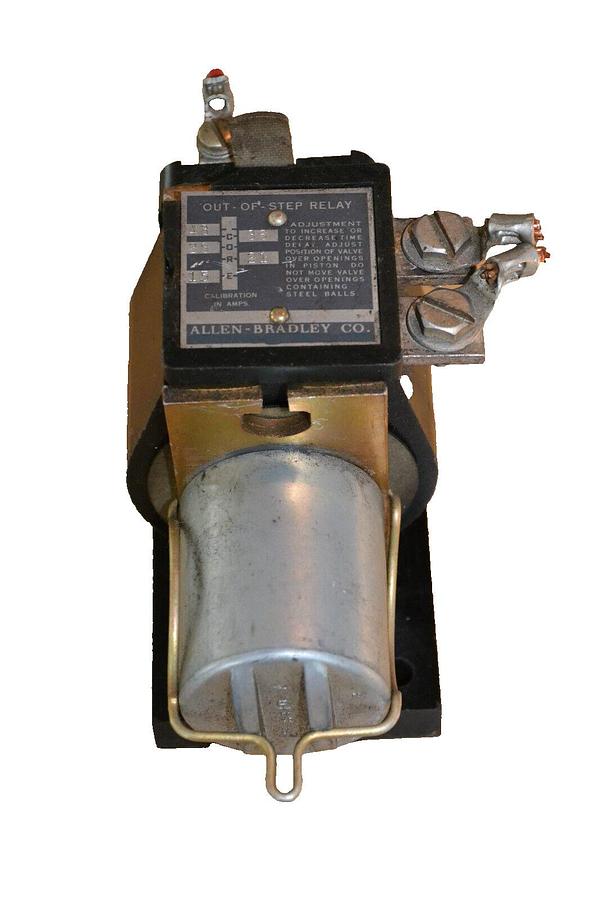 Used ALLEN BRADLEY AB OUT OF STEP RELAY OUT-OF-STEP RELAY 43.0 36.0 28.0 21.0 15.0
