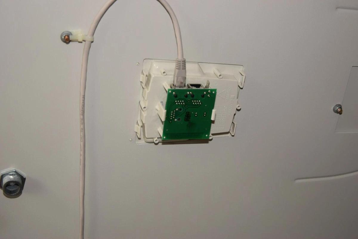 Used ABB ACH550-PCR-157A-4 157A 100kA 125Hp 3Ph Pump Drive