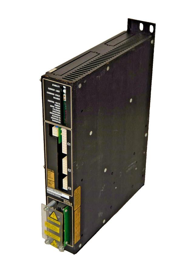 Used KOLLMORGEN Servo Drive BDS4A-103H-0015-105A21P Input 140Vdc Output 115Vac