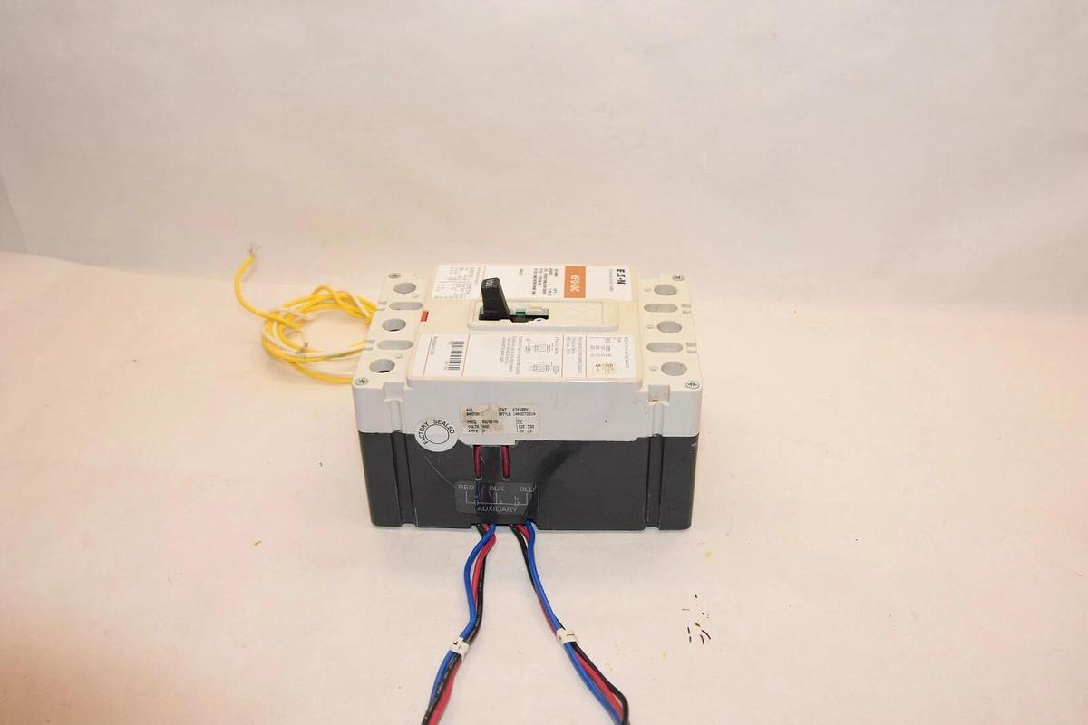 (NEW) EATON CUTLER HAMMER HFDDC3100LA1301S0201 100A Amp 3P Circuit Breaker