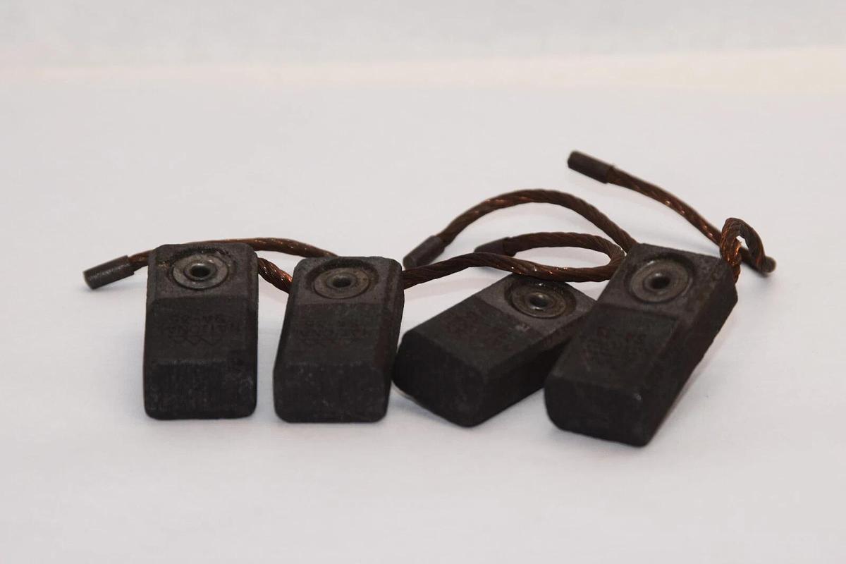 (NEW - Lot of 4) NATIONAL SA35 SA 35 3/4" x 7/16" 1-13/32" Carbon Brush