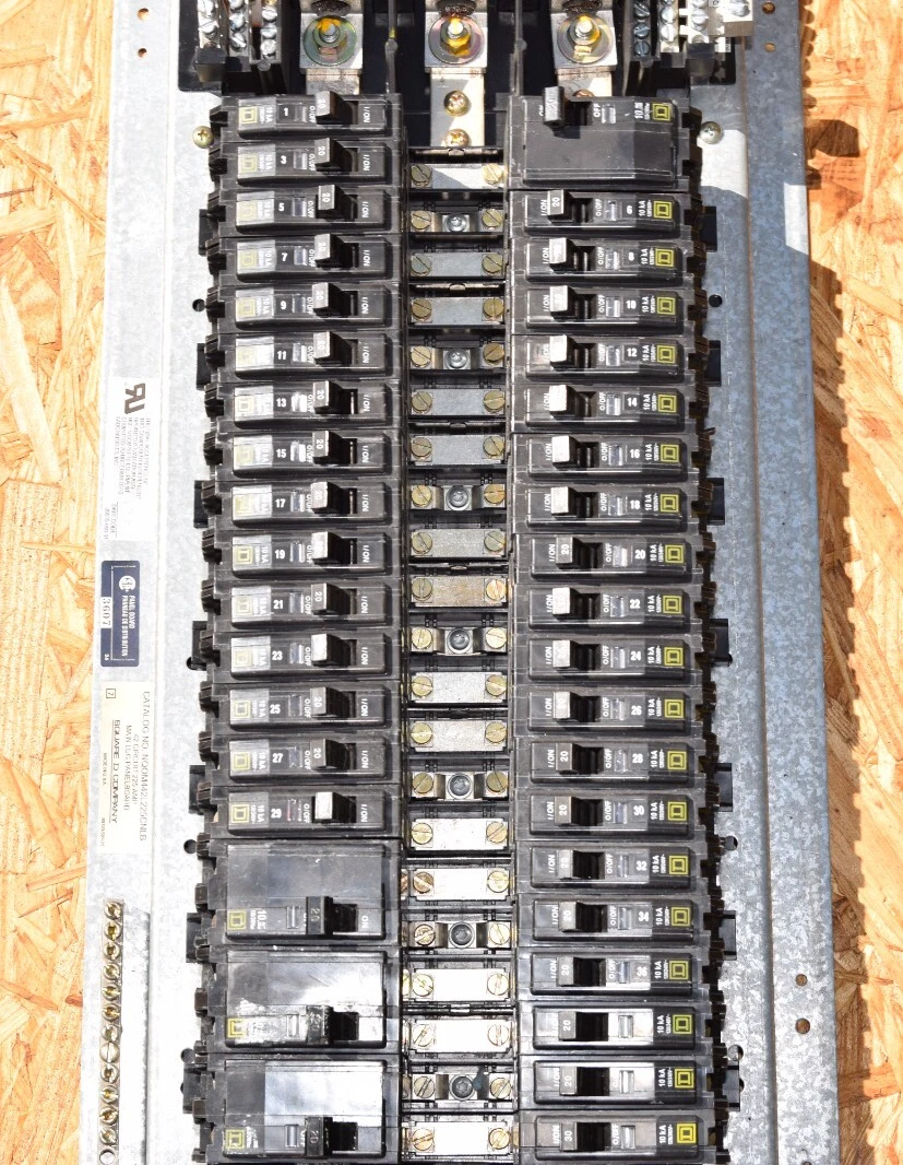 Used Square D 42 Circ 225A Main Lug Panelboard Interior NQOM442L225CNLB 20a 30a 3ph