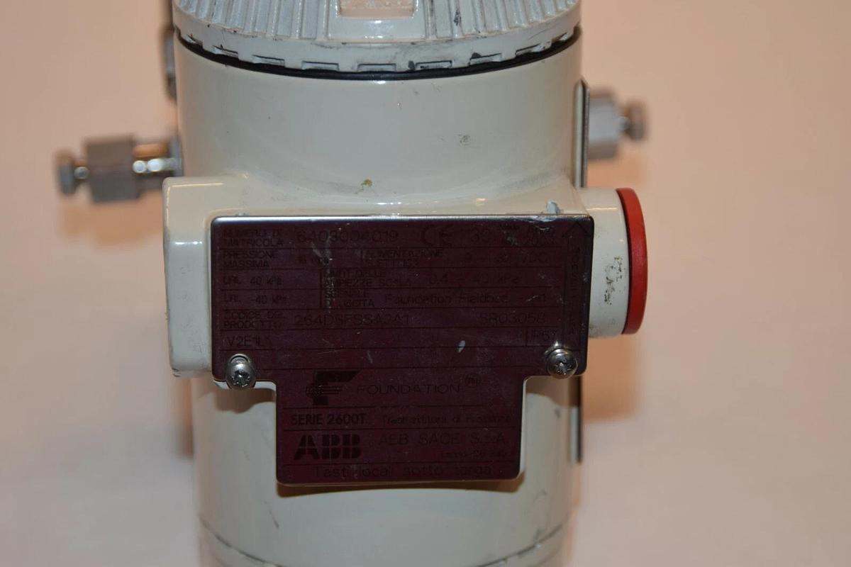Used ABB 2600T Pressure Transmitter 264DSFSSA3A1 SR03058 6403004019