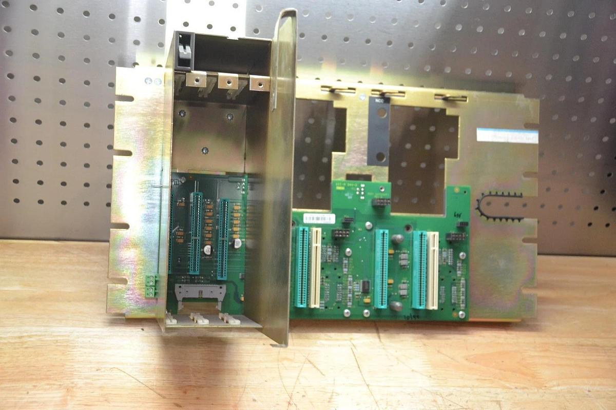 Used BAILEY P-HC-DOC-11011000 SYMPHONY 24VDC 5.1A DOCKING STATION