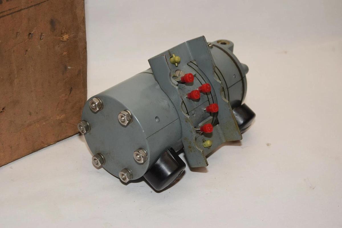 (NEW) MOORE 50M 14281-26S2 Nullmatic Controller