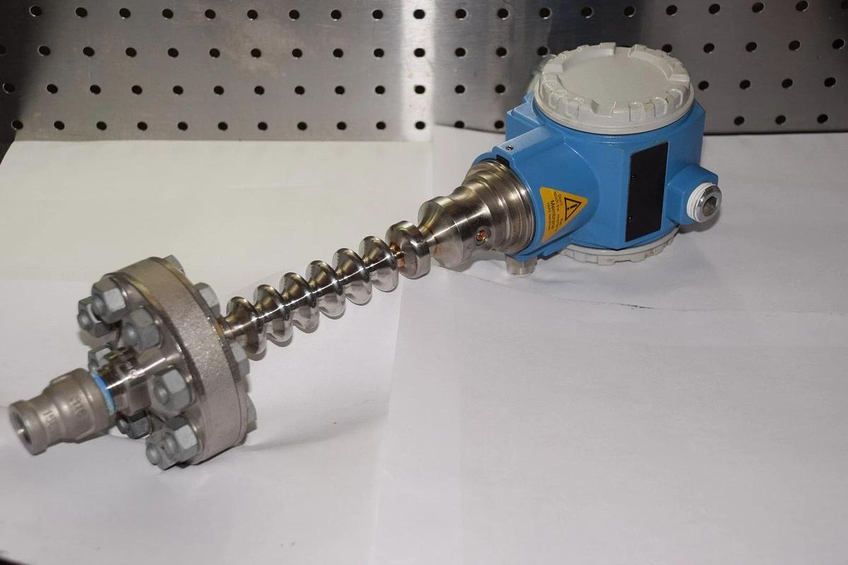 ENDRESS + HAUSER PMP75-29398/101 550-PT-052 0-30psi PRESSURE TRANSMITTER NEW