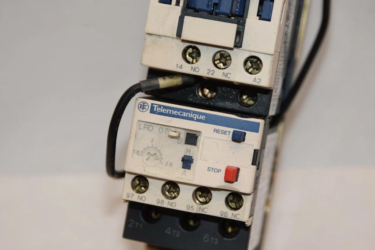 Used TELEMECANIQUE LC1D09 120V Coil Contactor With LRD07 1.6-2.5A Relay