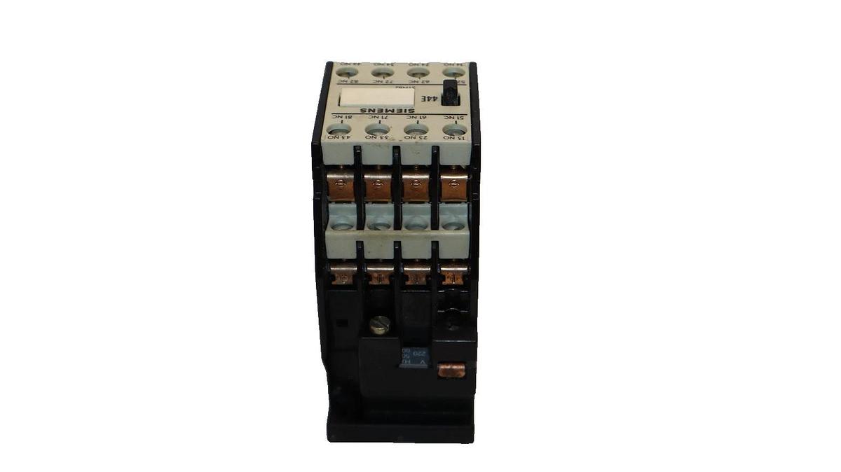 Used Siemens 3TH82 44-0A , 3TH8244-0A 220V 50/60Hz Contactor (Lot of 3)