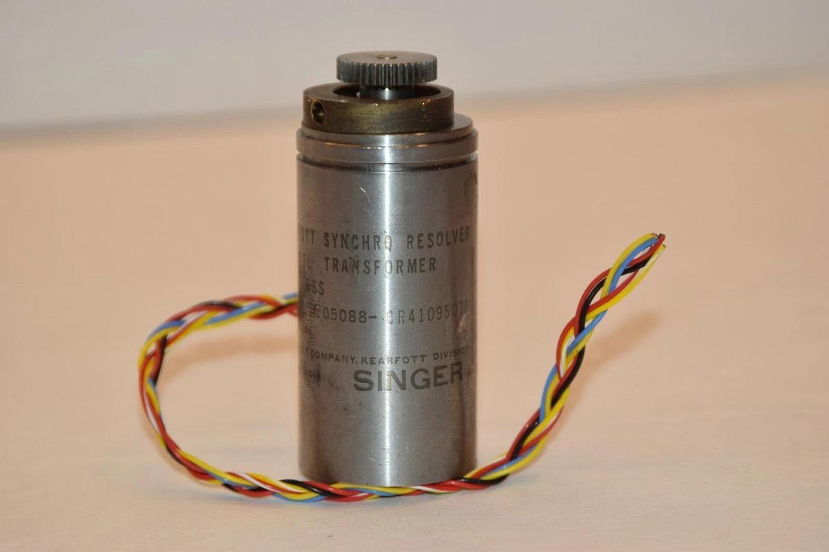 Used SINGER / KEARFOTT 05088-CR41095031 2500Hz SYNCHRO RESOLVER