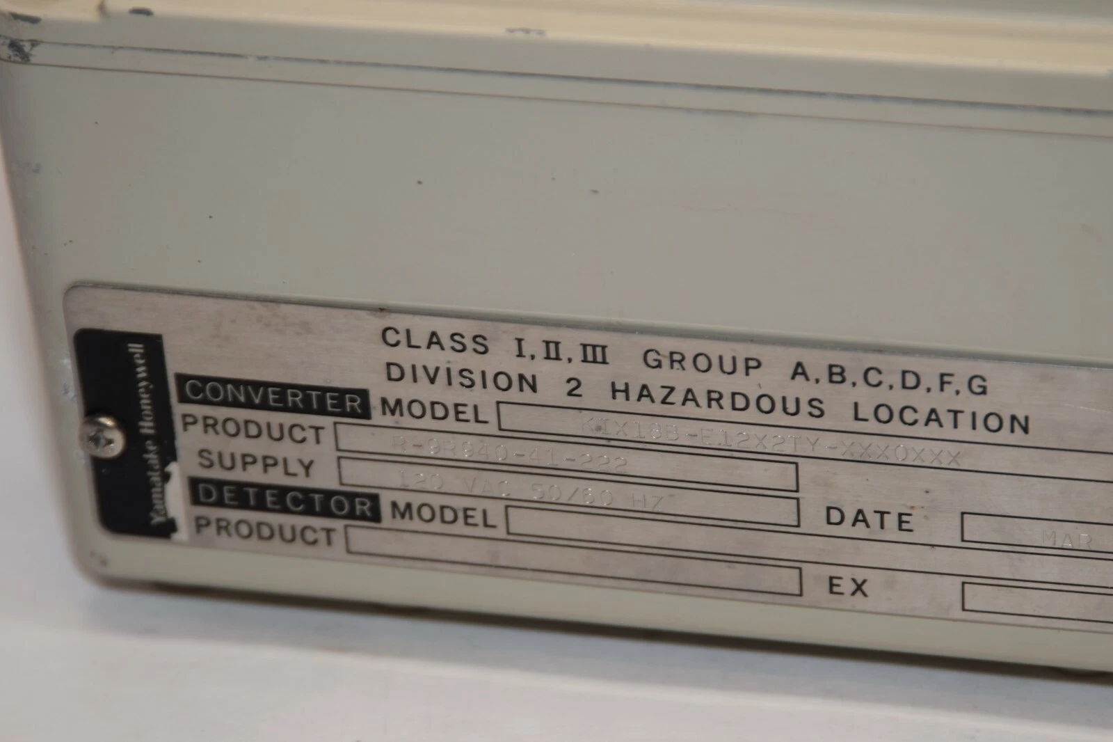 Used HONEYWELL KIX18B-E12X2TY-XXX0XXX R-9R940-41-222 120Vac 50/60Hz Converter