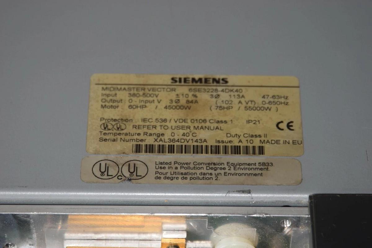 Used SIEMENS 6SE3228-4DK40 380-500V 113A 60hp Midimaster Vector Drive 6SE32284DK40