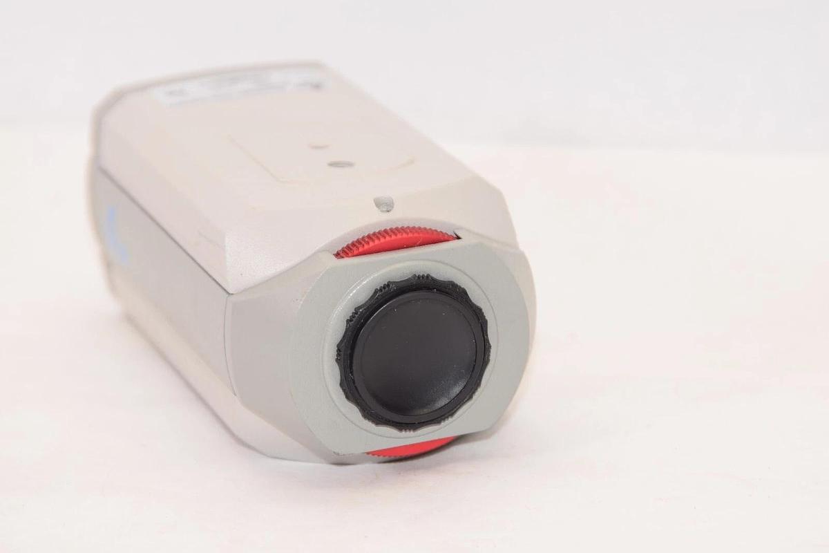 Used DEVIEW CFH22V2 24Vac 4.0W 60Hz Day / Night CCD Camera