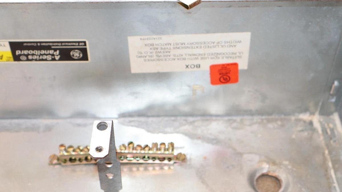 Used General Electric GE ASeries 400A Panelboard Panel AQF3424JBX 208y/120v 3ph 4w 42