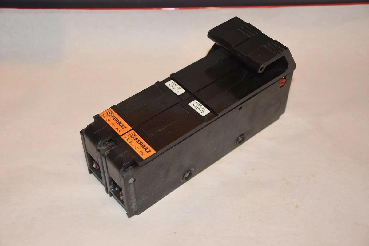 Used FERRAZ SHAWMUT 3-97227 397227 FUSE BLOCK WITH (2) S0867 40A FUSE