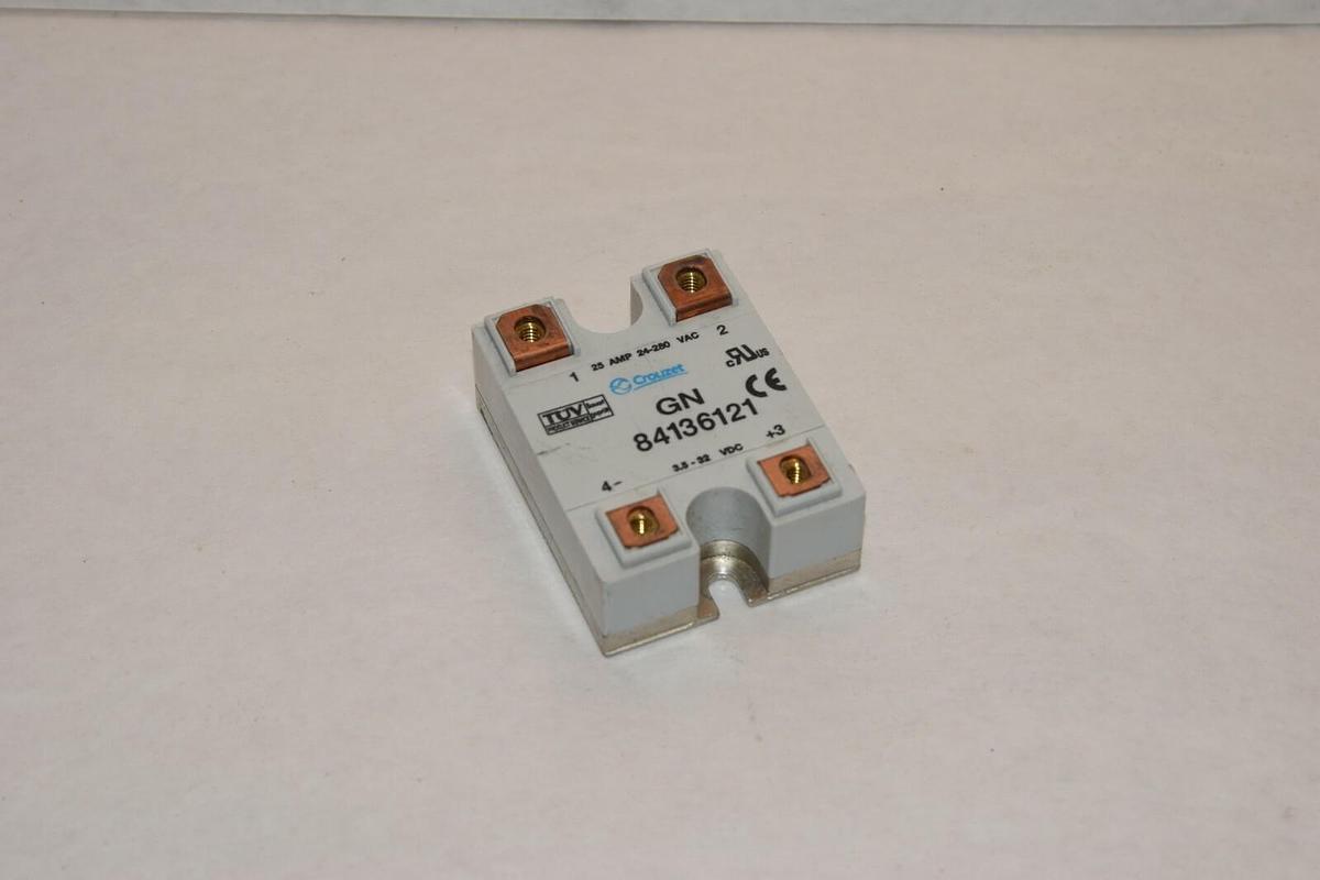 Used CROUZET GN 84136121 25A 24-280VAC 3.5-32VDC SOLID STATE RELAY