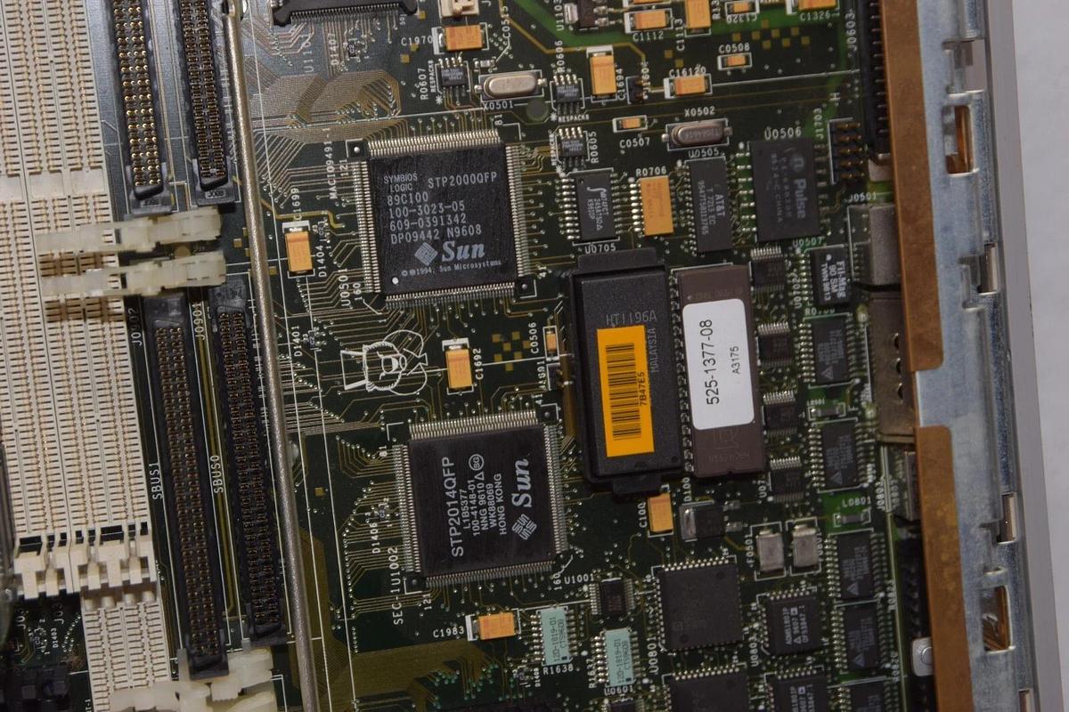 Used SUN MICROSYSTEMS 270-2324-05 270232405 J0304J0305 Circuit Board / Card