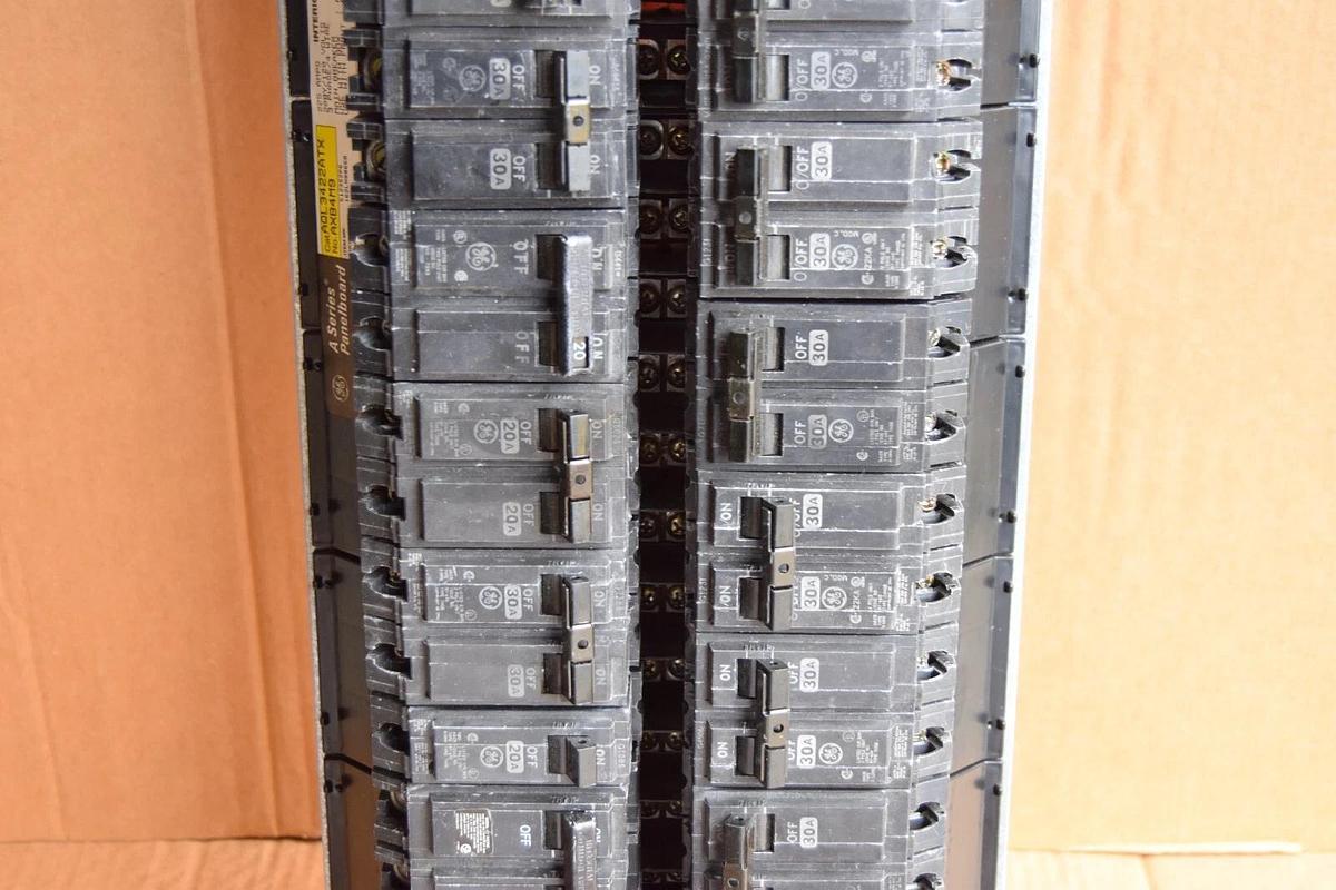 Used General Electric GE A Series 225A Panelboard Interior AQL3422ATX AXB4M9 3ph 4w