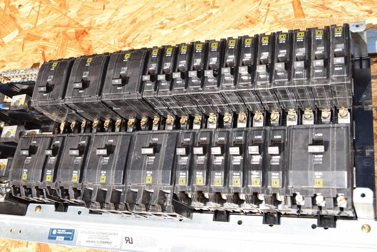 Used Square D 42 Circ 225A Main Lug Panelboard Interior NQOM442L225CNLB 150A main 3ph