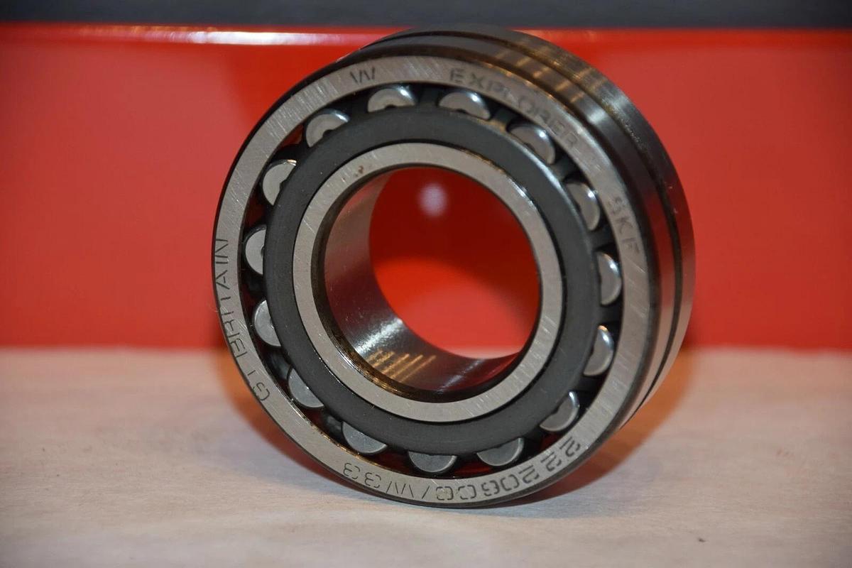 NEW SKF 2220600/W33 2220 600/W33 EXPLORER SPHERICAL ROLLER BEARING